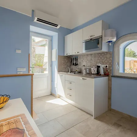Apartment Mami Luroviga