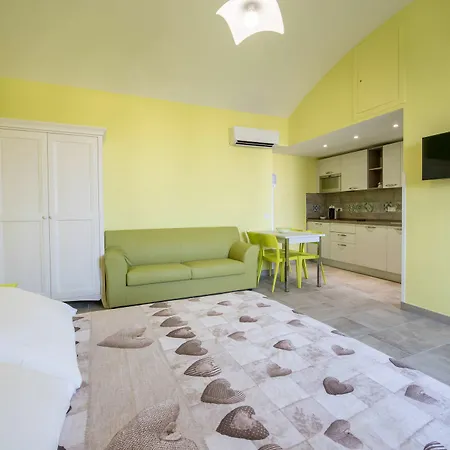 Mami Luroviga Apartment *