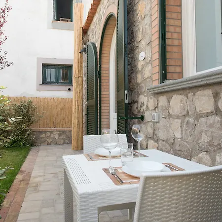 Mami Luroviga Apartment Vico Equense